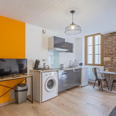 La Violette Apartment